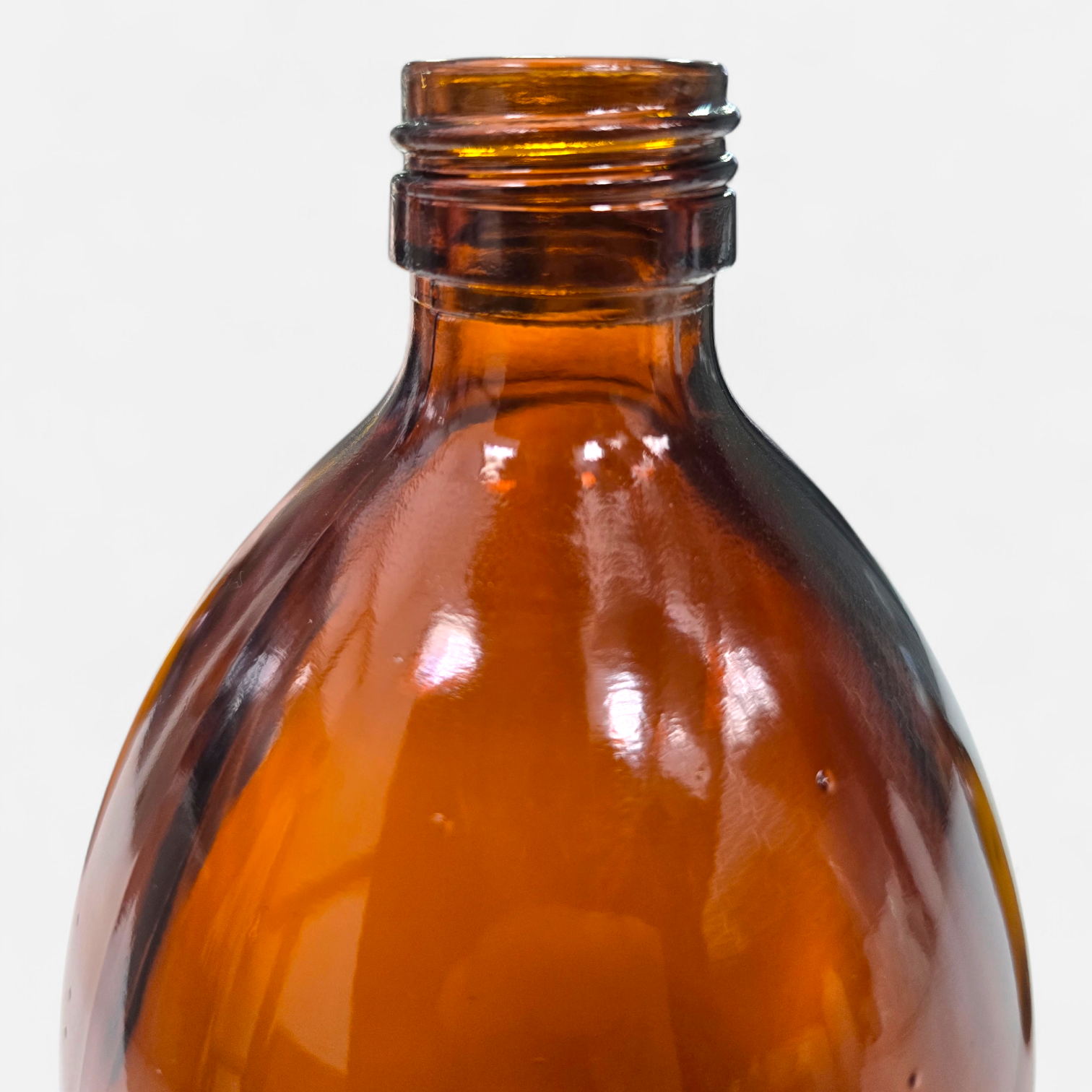 Bouteille 150 ml en verre brun avec bouchon (sécurisé) – Image 5